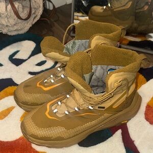 Hoka Kaha 2 Frost GTX Wheat